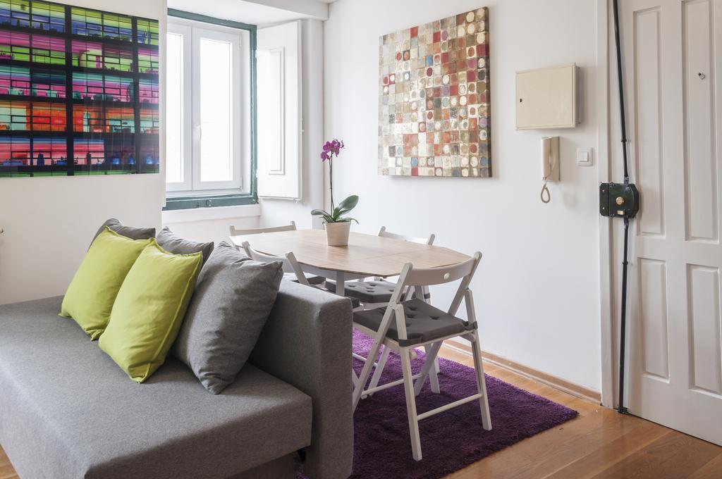 Contemporary Lisbon Apartment In Historical Chiado Экстерьер фото