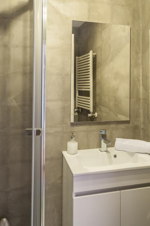Contemporary Lisbon Apartment In Historical Chiado Экстерьер фото